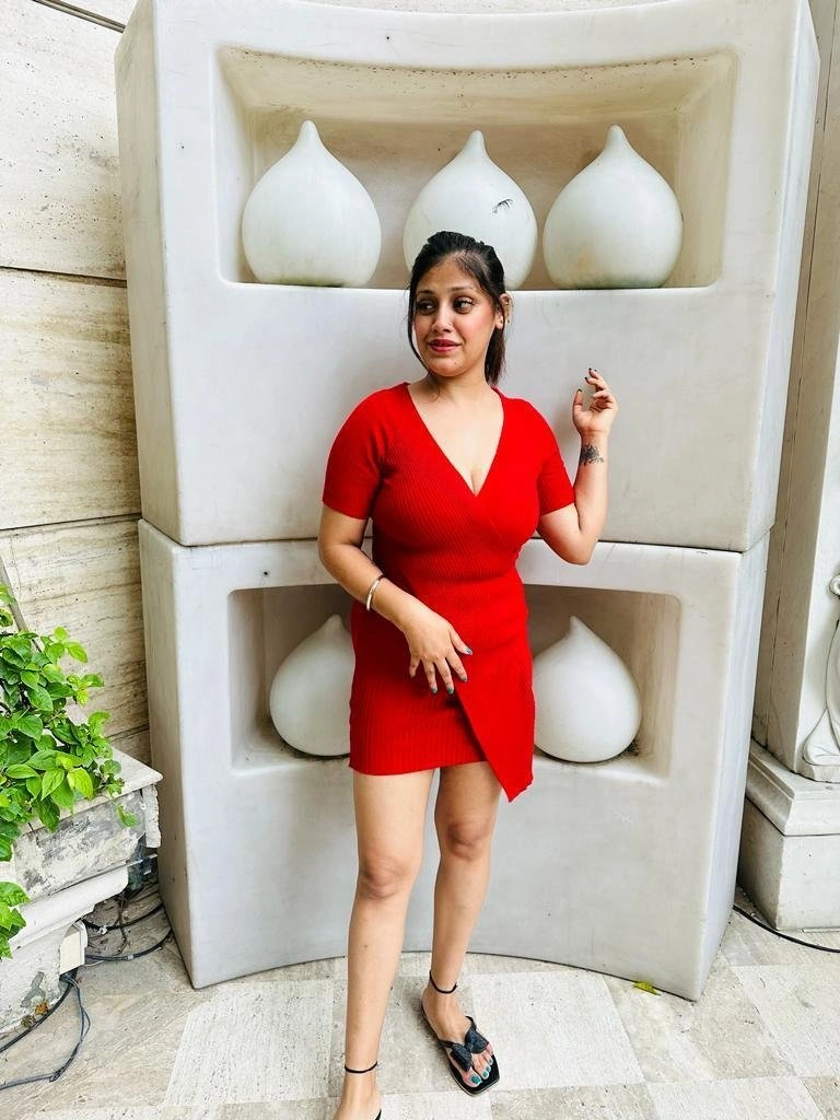 Pune call girl